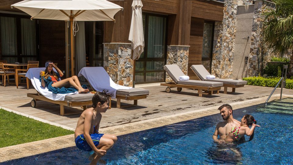 1.–Bespoke-luxury-trave